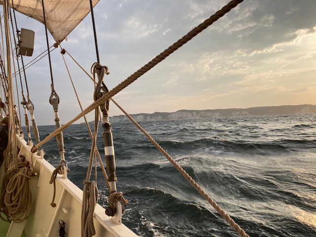 Auf dem Segelschiff unterwegs; Foto: Antje Dorn